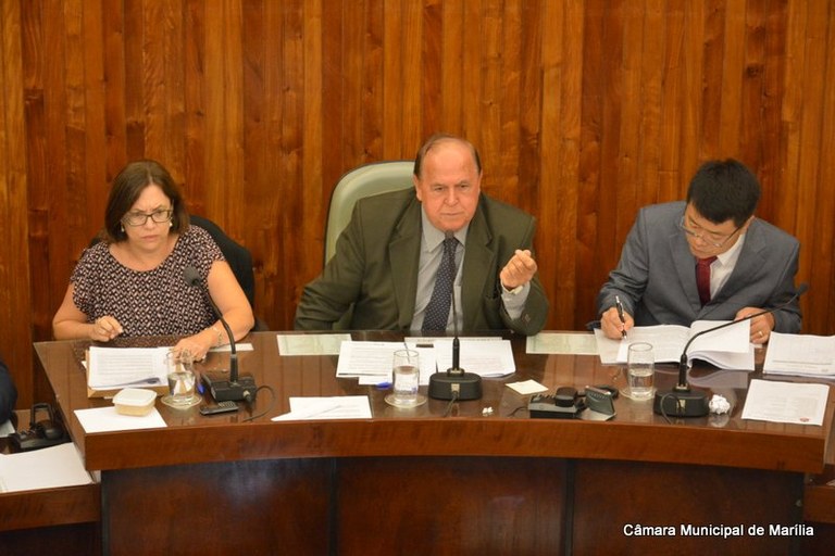 Pauta da sessão ordinária de 2ª-feira é composta por 10 projetos, 69 requerimentos e 75 indicações