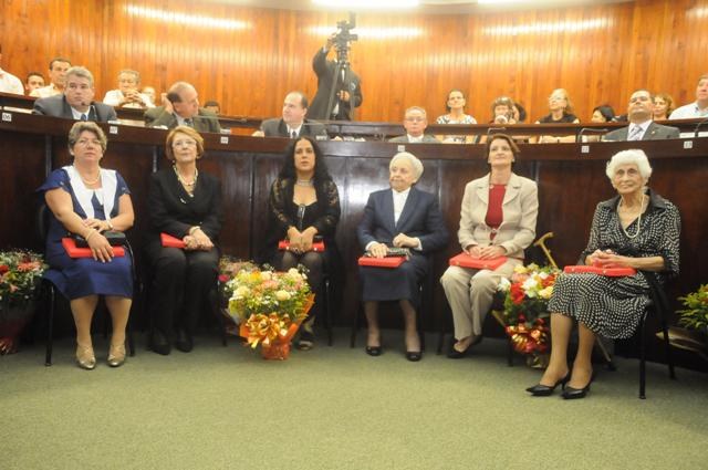 Câmara realiza solenidade em homenagem ao Dia Internacional da Mulher