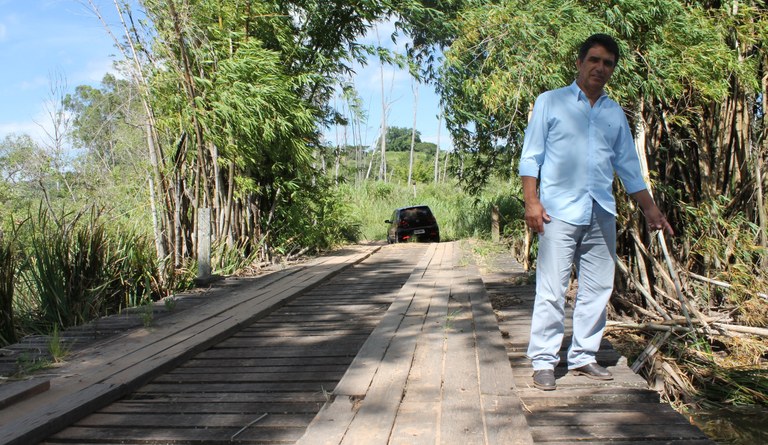 Vereador José Expedito Capacete cobra urgência  nas recuperações de pontes de Amadeu Amaral