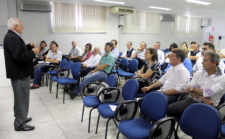 Santa Casa apresenta balanço da gestão e atual situação econômica para o Poder Legislativo