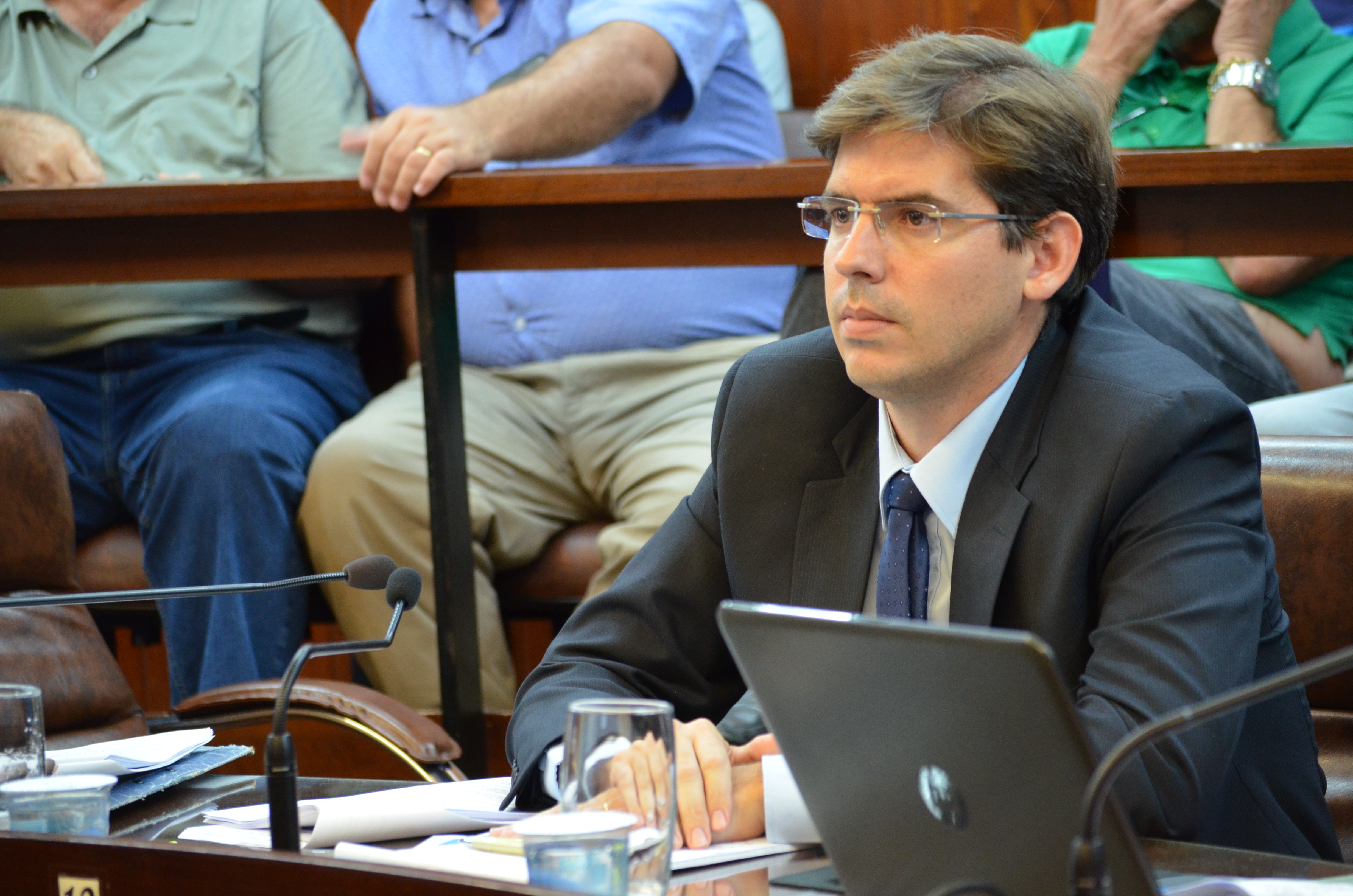 Fiscalização - Gasto com aluguéis de imóveis preocupa vereador José Luiz Queiroz
