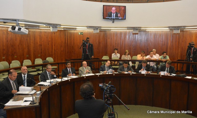 Câmara aprova projeto que favorece idosos e medida para aumentar segurança de crianças 