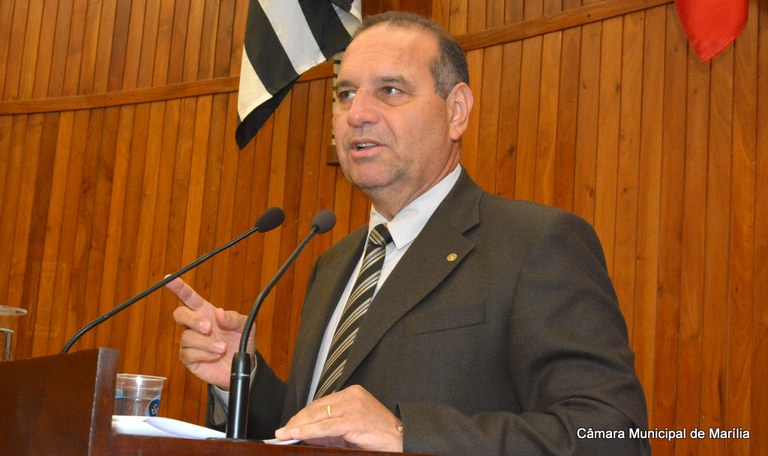 Requerimento do vereador Delegado Damasceno solicita informações sobre confecções de faixas