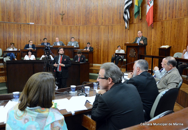 Câmara realiza sessões ordinária e extraordinária e vota 14 projetos