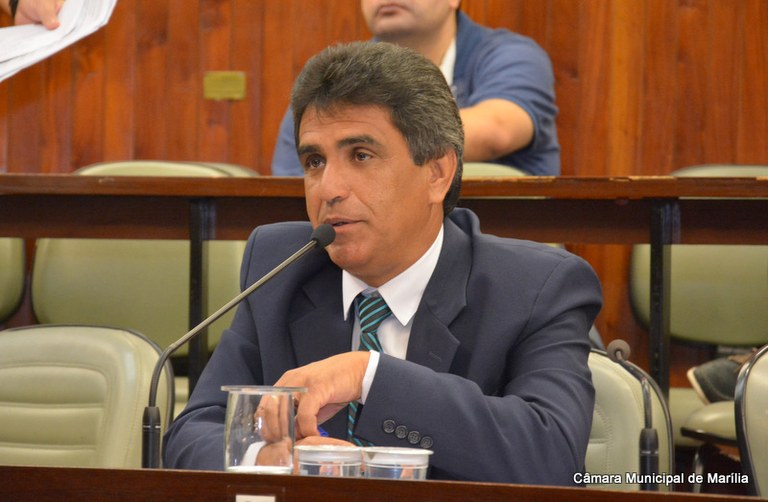 Capacete cobra do DER a construção de trevo para acesso ao distrito de Amadeu Amaral