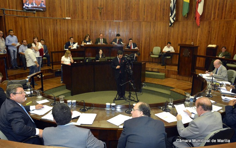 Plenário da Câmara vota seis projetos de Lei e  60 requerimentos na sessão de segunda-feira