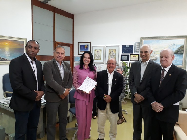 Poder Legislativo concederá título de Cidadã Mariliense para professora Raquel Sanches