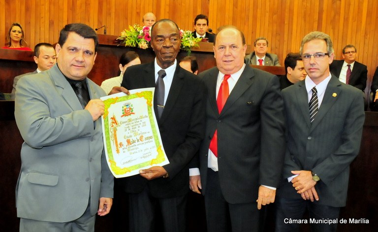 Nadir de Campos recebe título de Cidadão Mariliense