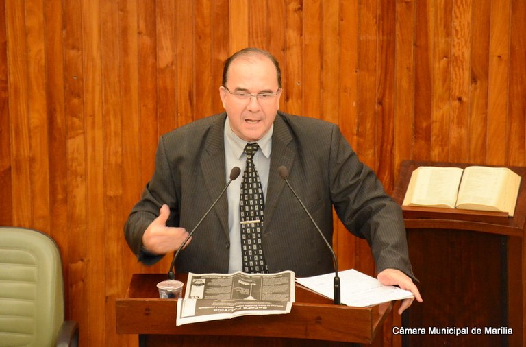 Marcos Custódio solicita melhora para cruzamento da zona norte 