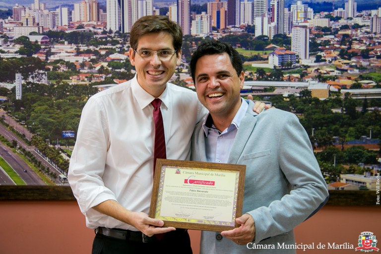 Vereador José Luiz presta homenagem ao dia do Médico Veterinário