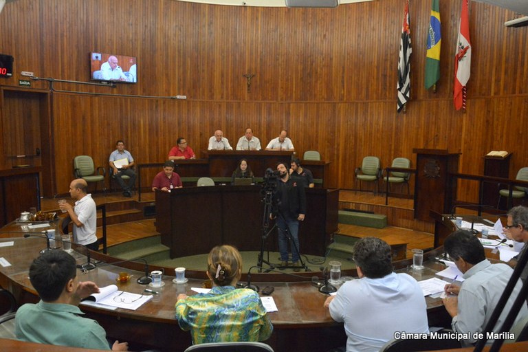 Município enfrenta frustração orçamentária ao longo de 2015, mostra audiência pública