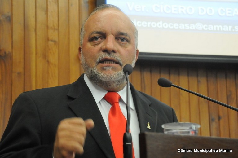 Vereador Cícero cobra da Prefeitura término de obra no Santa Antonieta