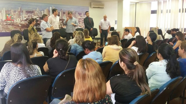 Professora Daniela e Marcos Rezende cooperam em audiência com o Executivo sobre a Educação