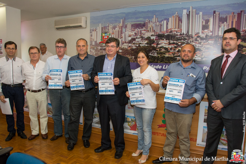 Prefeito atende à solicitação de vereadora e servidores voltam a ter direito à compensação de benefícios para o pagamento de dívidas com o município
