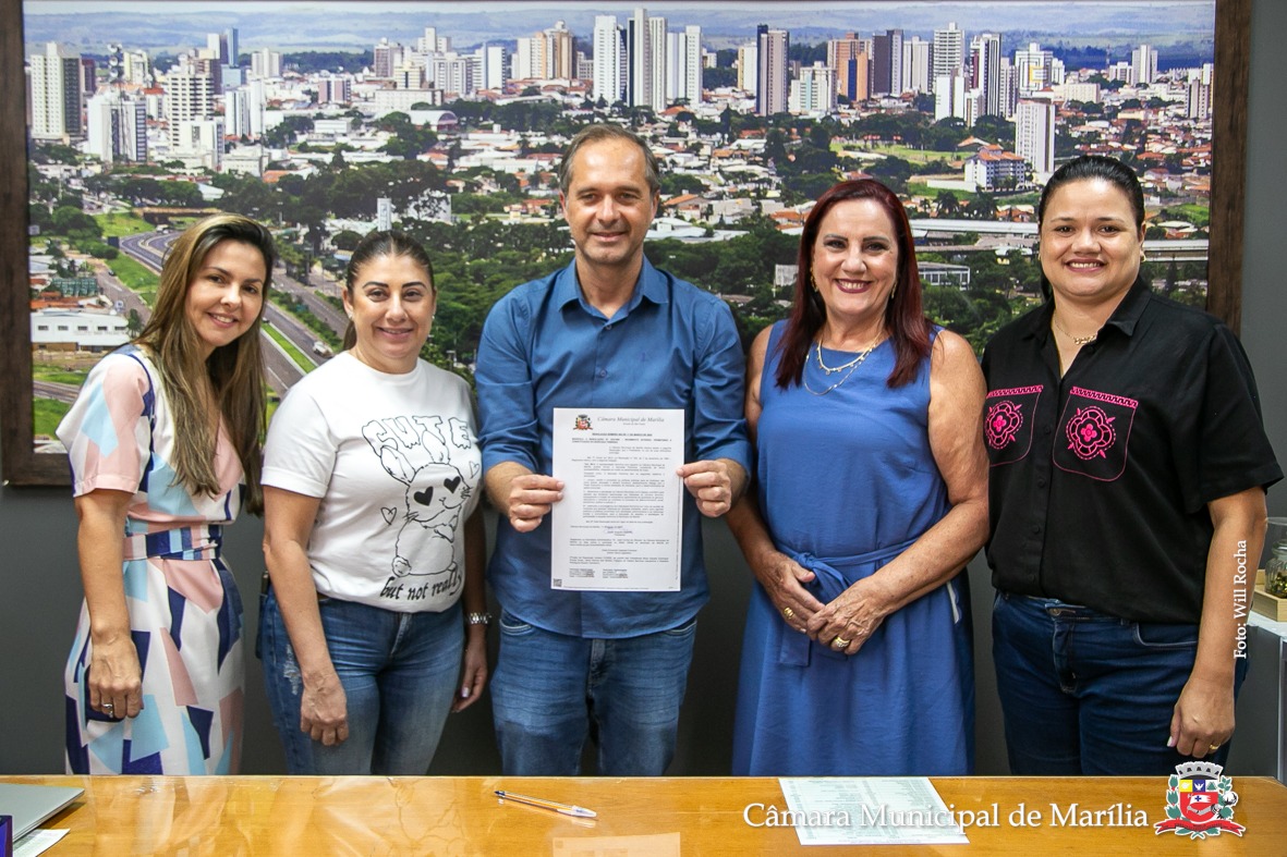 Foto registra momento histórico para a Câmara de Marília; maior representativa feminina