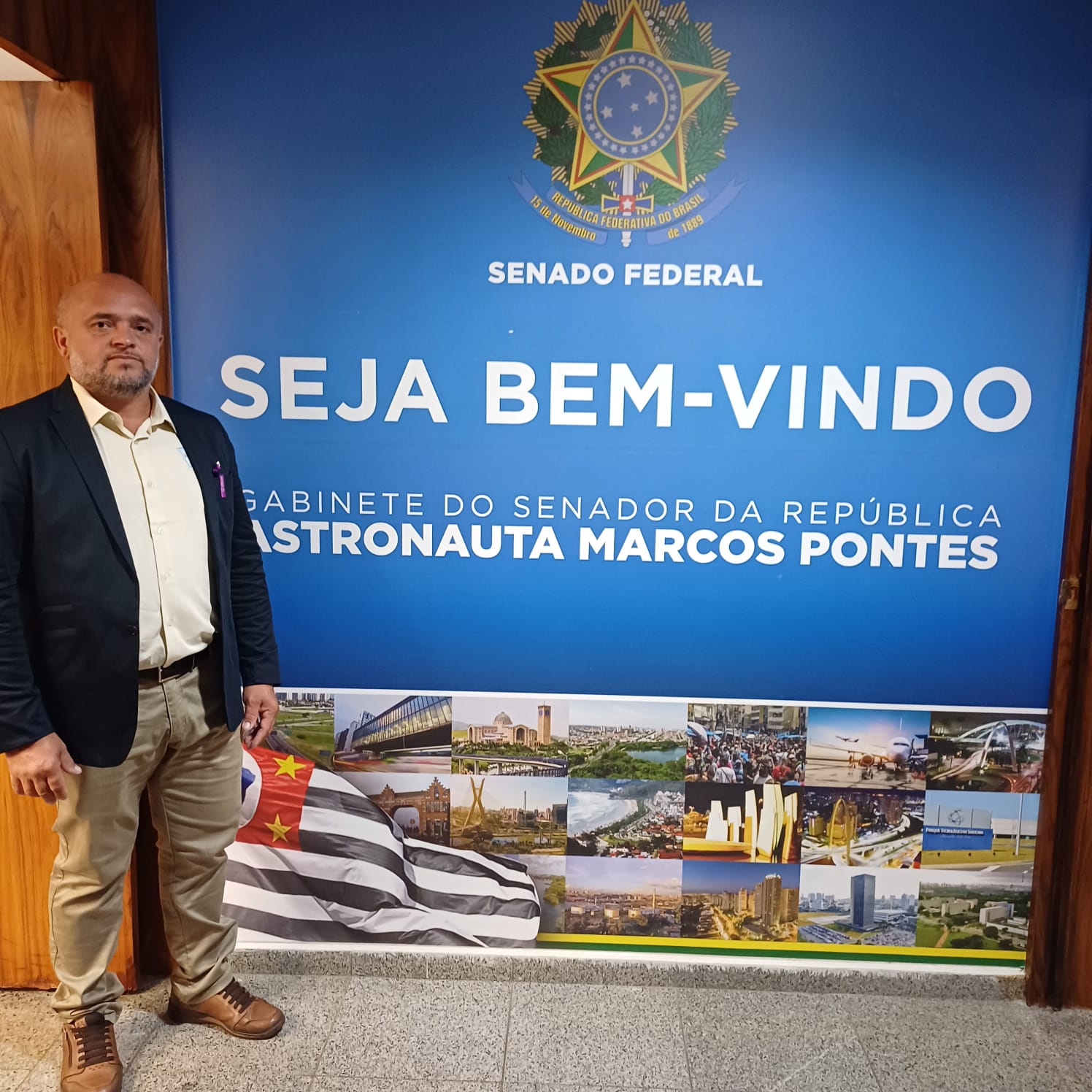 João do Bar no gabinete do senador Marcos Pontes, na capital federal; busca por recursos para Marília