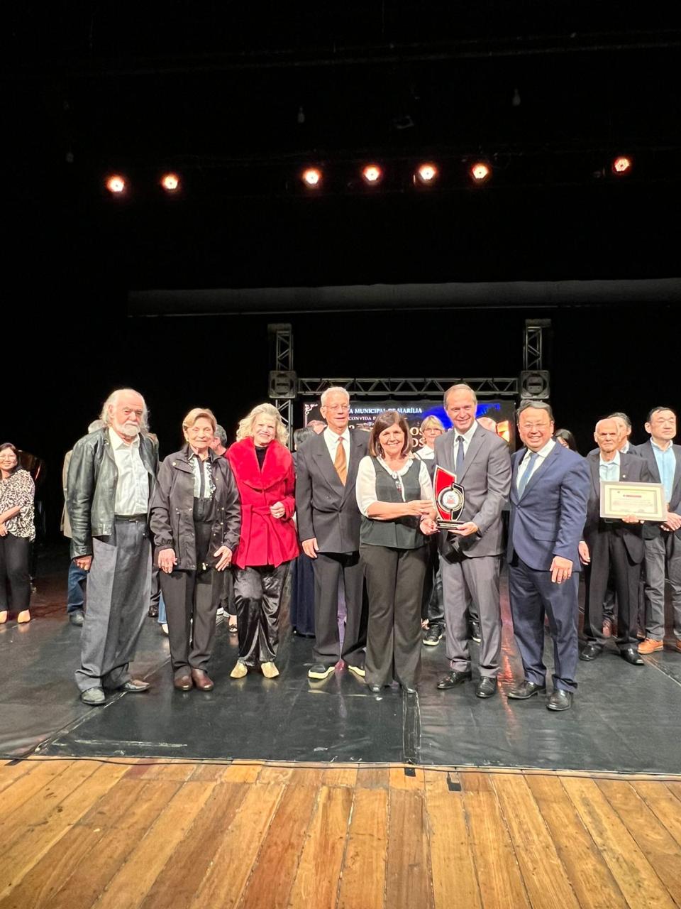Comissão de Registros Históricos homenageia o presidente da Câmara, o vereador Danilo da Saúde