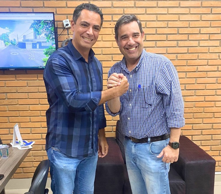 Ação conjunta entre Professor Galdino e Emdurb garante melhorias em sinalização e transporte 