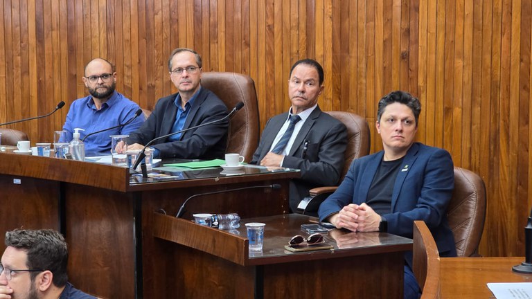 Audiência pública debate lei e orienta sobre troca das sacolinhas plásticas por reutilizáveis 