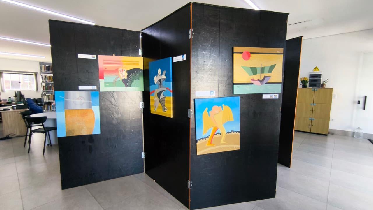 Biblioteca da Câmara abre exposição ‘Cores Ocupacionais’ do artista plástico Sérgio Doretto