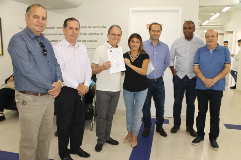 Câmara de Marília entrega medalha de mérito cívico para médico Francisco Agostinho nesta 6ª 