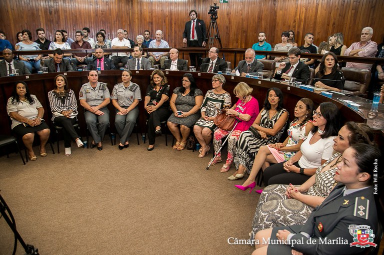 Câmara de Marília homenageia mulheres em Sessão Solene