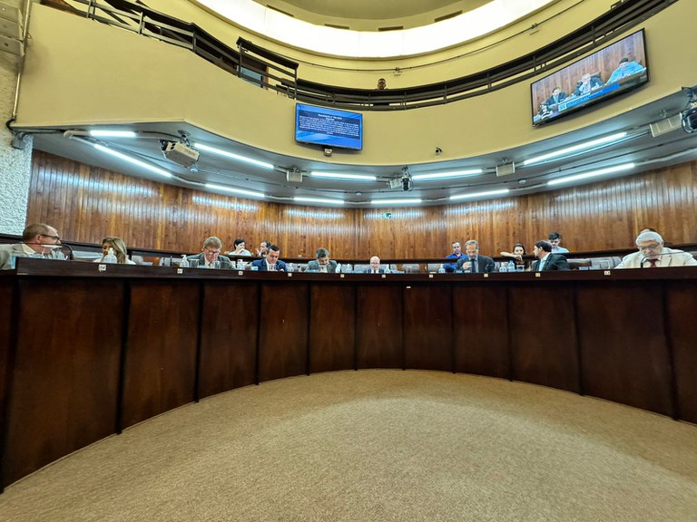 Câmara rejeita CP de Féfin e aprova dois Projetos da Pauta