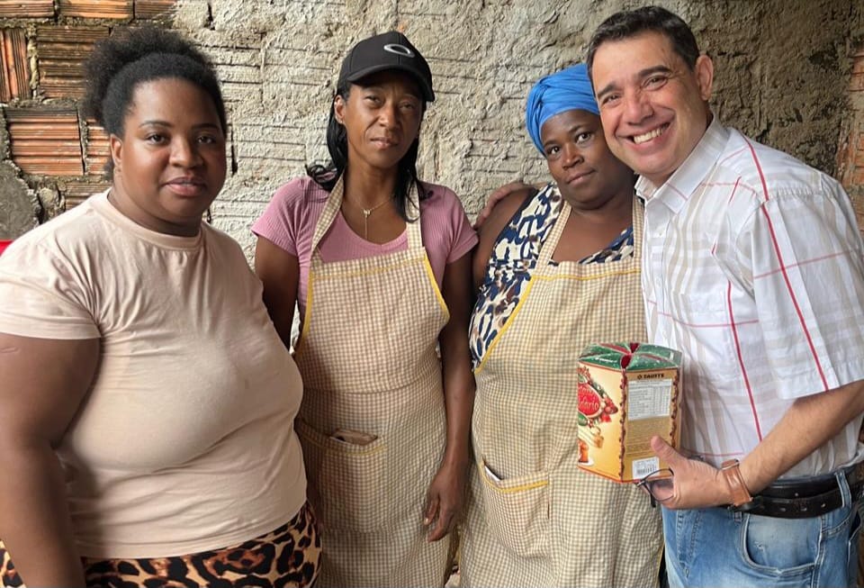 Celebração natalina reúne comunidade em almoço solidário promovido pelo vereador Professor Galdino da Unimar