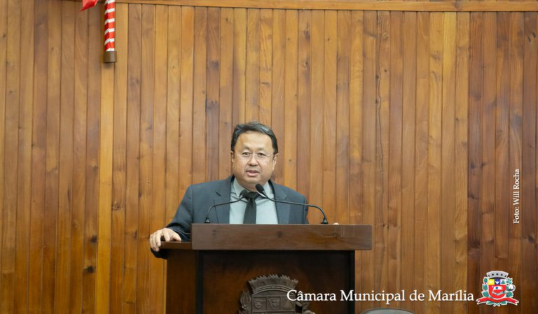 Cirurgião-dentista Roque Javier Merida Delgado recebe título de cidadão mariliense