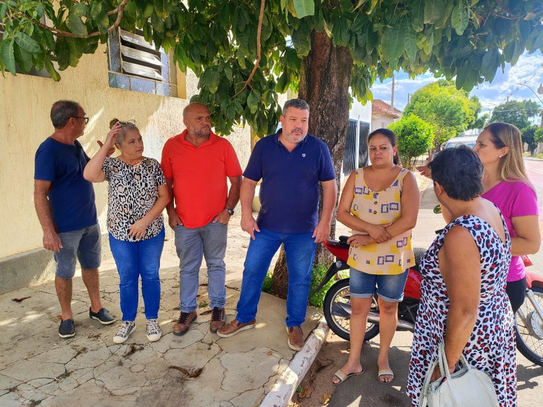 Com apoio de Chico do Açougue, Padre Nóbrega retoma serviços dos Correios
