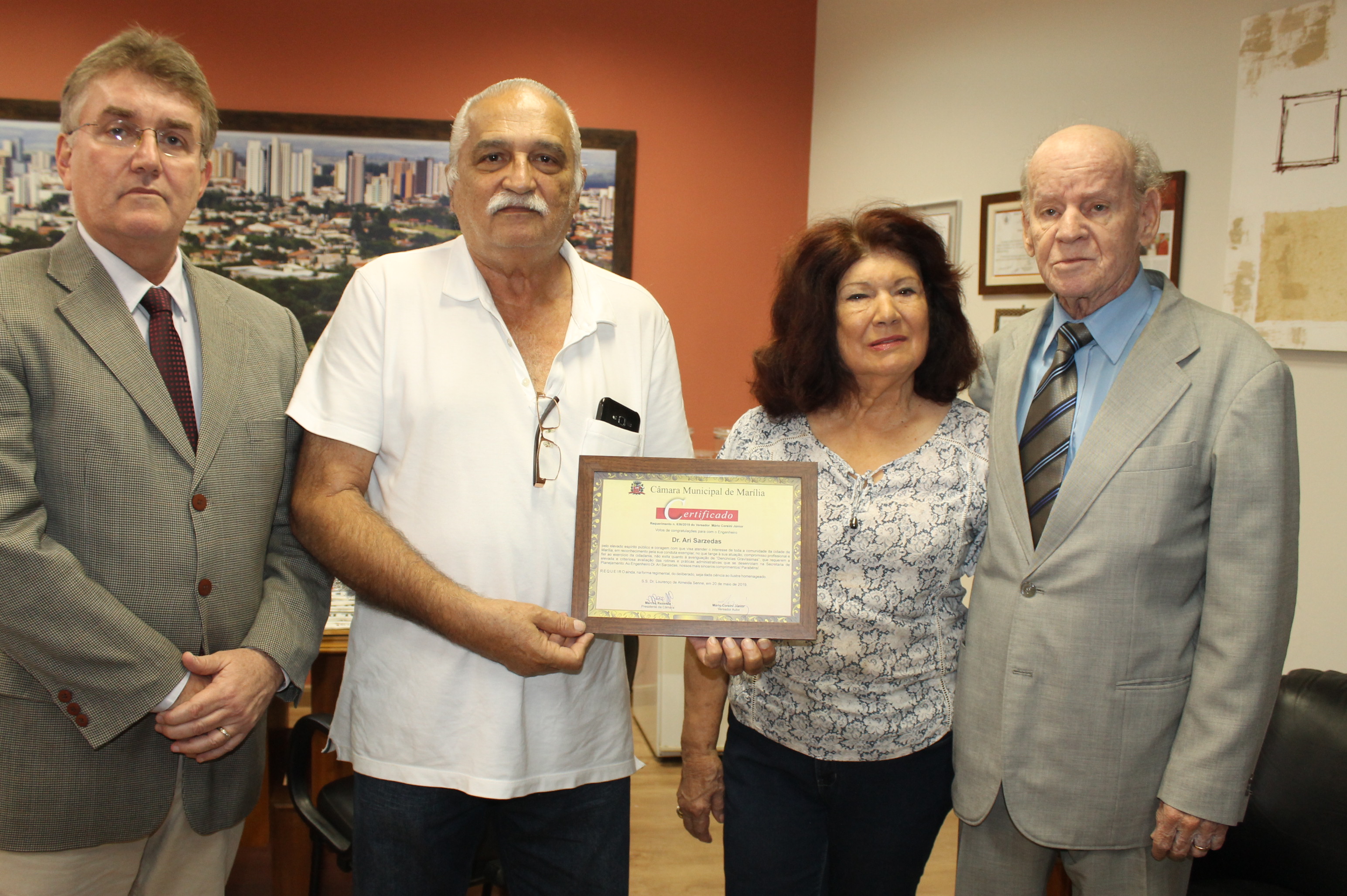 Com transmissão da TV Câmara, Legislativo presta homenagem ao engenheiro Ari Sarzedas