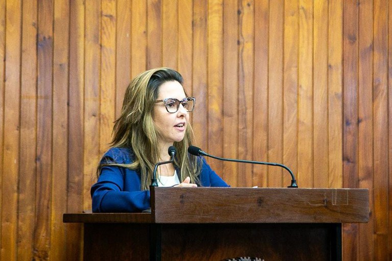 Com verba conquistada por Fabiana Camarinha, poliesportivo do ‘Tatá’ terá reforma