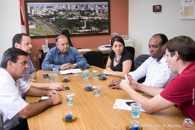 Comissão de vereadores e prefeitura organizam cronograma do plano de carreira dos servidores