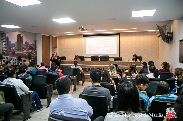 Encontro debate temas atuais e fortalece rede de relacionamento entre bibliotecários
