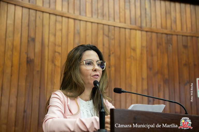 Fabiana Camarinha solicita transporte para crianças da Casa do Pequeno Cidadão no Santa Antonieta