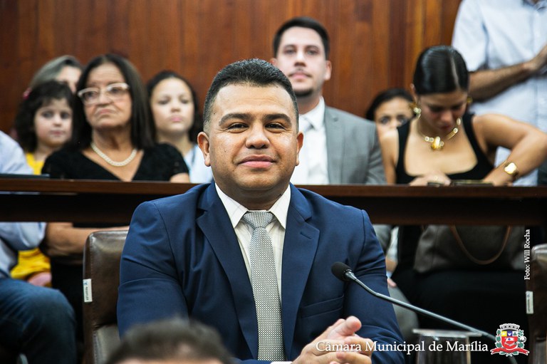 Finais de semana de espera e frustração: Vereador Thiaguinho quer solução no transporte público