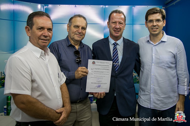 Jô Fabiano recebe título de cidadão mariliense