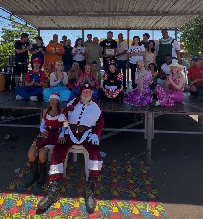 João do Bar prestigia Espaço da Criança na zona Norte e reconhece trabalho social da Turma do Catatau 