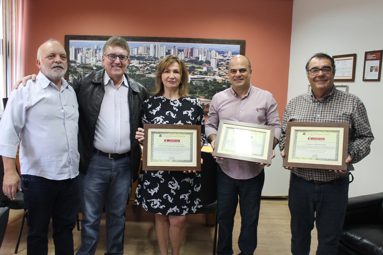 Marcos Rezende homenageia os veterinários que auxiliaram a elaboração do Código Zoossanitário