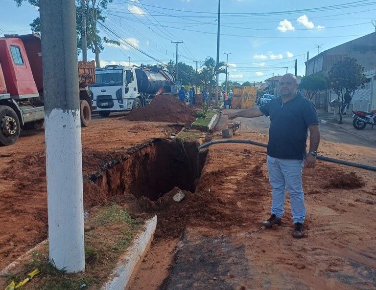 Pedido do vereador João do Bar resulta em manutenção de galerias pluviais na avenida João Martins Coelho