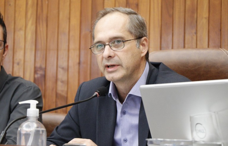Presidente da Câmara pede a rescisão do contrato com a Rizzo Parking