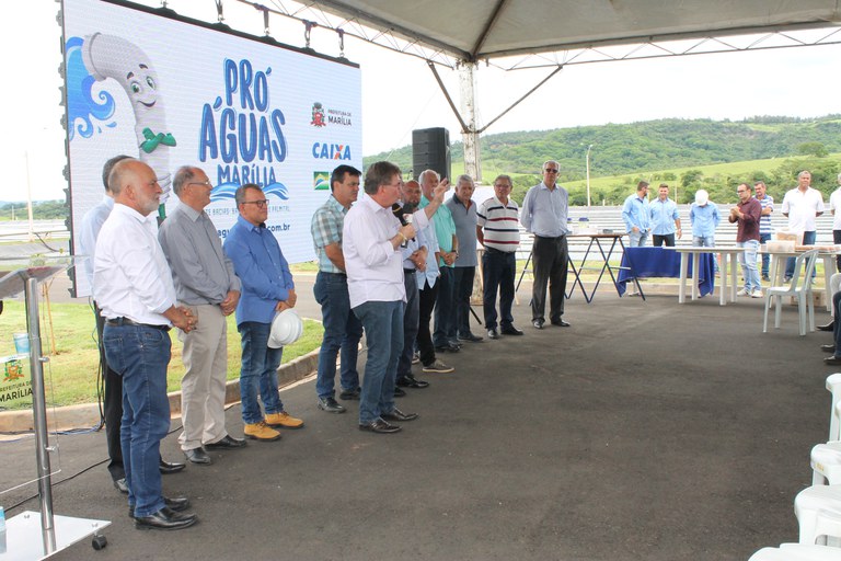 Presidente e vereadores ressaltam o avanço do desenvolvimento com início da ETE Barbosa