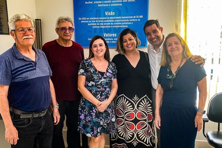 Professor Galdino visita ACC de Marília e reforça compromisso com a causa oncológica