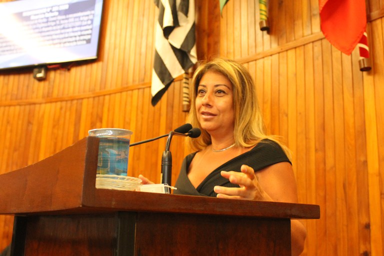 Professora Daniela cobra atitude do Executivo para que a merenda chegue aos estudantes na quarentena