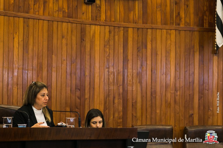 Professora Daniela reivindica instalação de agência bancária para atender a zona Oeste