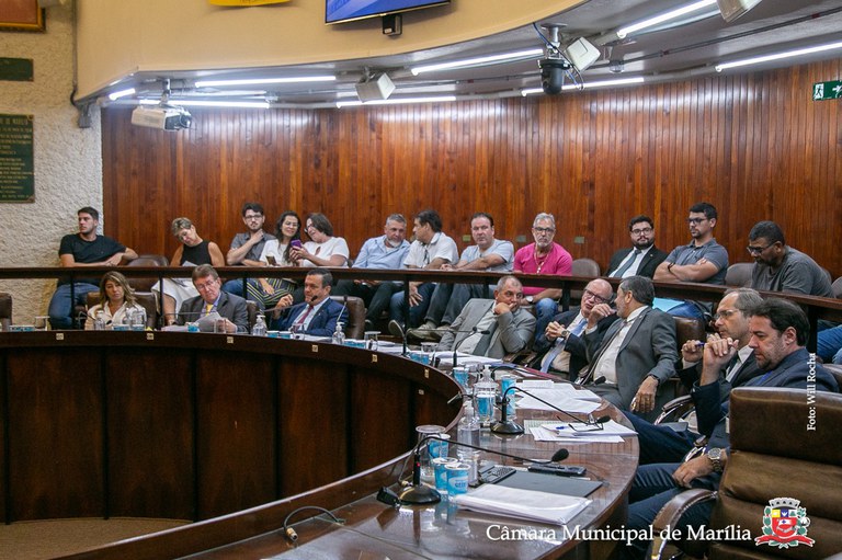 Sessão da Câmara aprova três itens e anuncia solenes em homenagem aos 100 anos do TCE e à ETEC/FATEC