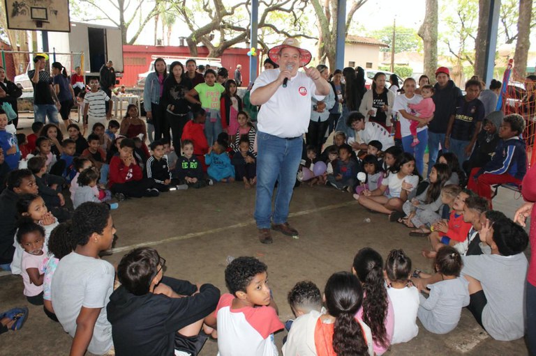 Vereador Chico do Açougue garante alegria da criançada com festa no distrito de Padre Nóbrega