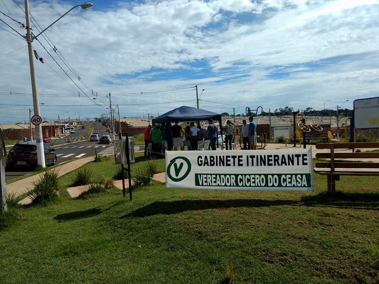 Vereador Cícero do Ceasa leva “gabinete itinerante” às ruas do Jardim Maracá