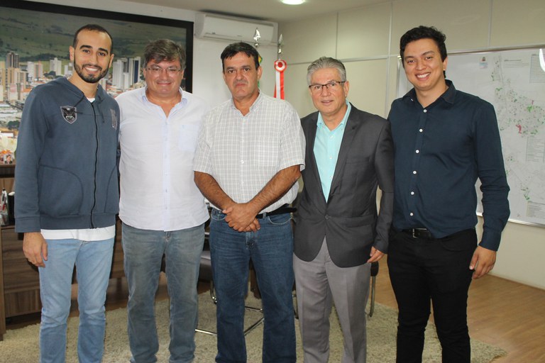 Vereador Galete e produtores da Fazenda do Estado se reúnem com prefeito Daniel Alonso
