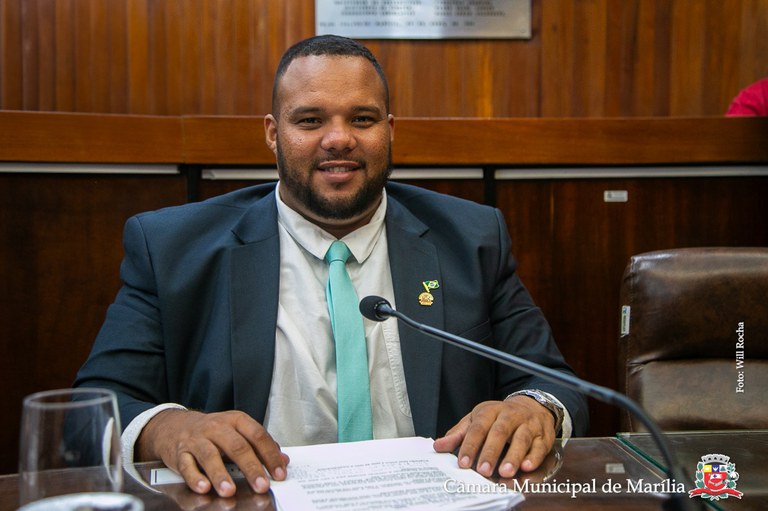 Vereador Guilherme Burcão quer melhorias na estrutura de túmulos de enterro social